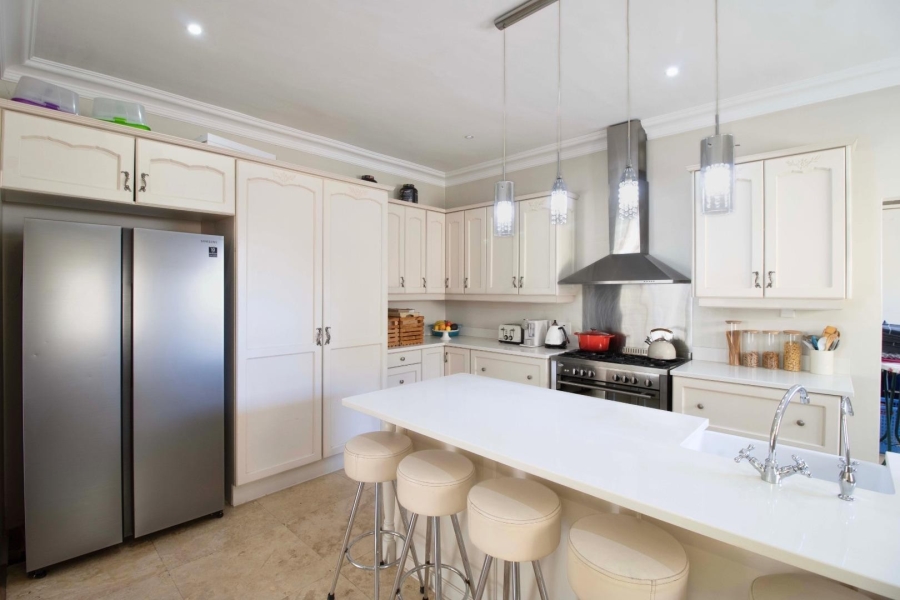 5 Bedroom Property for Sale in Sandbaai Western Cape